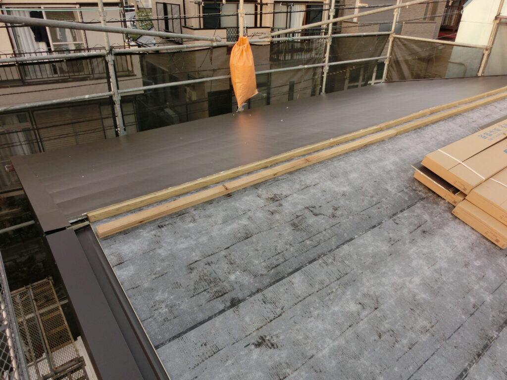 屋根重ね張り工事