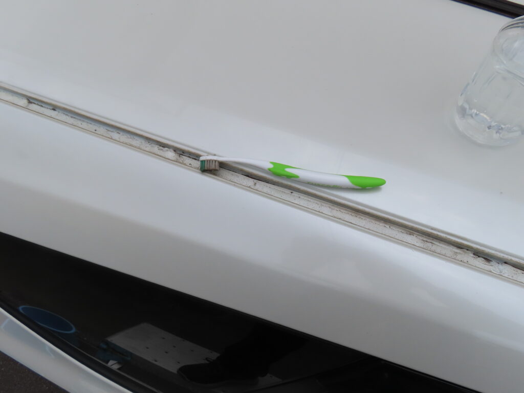 車屋根のモール