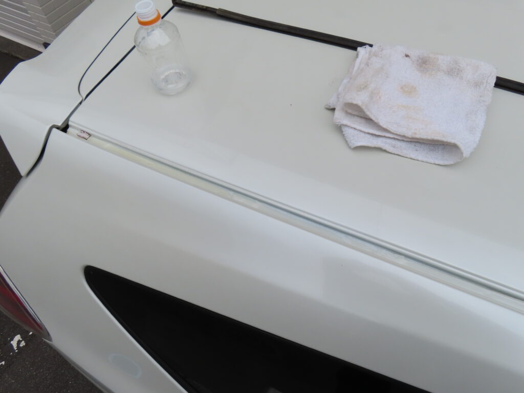 車屋根のモール