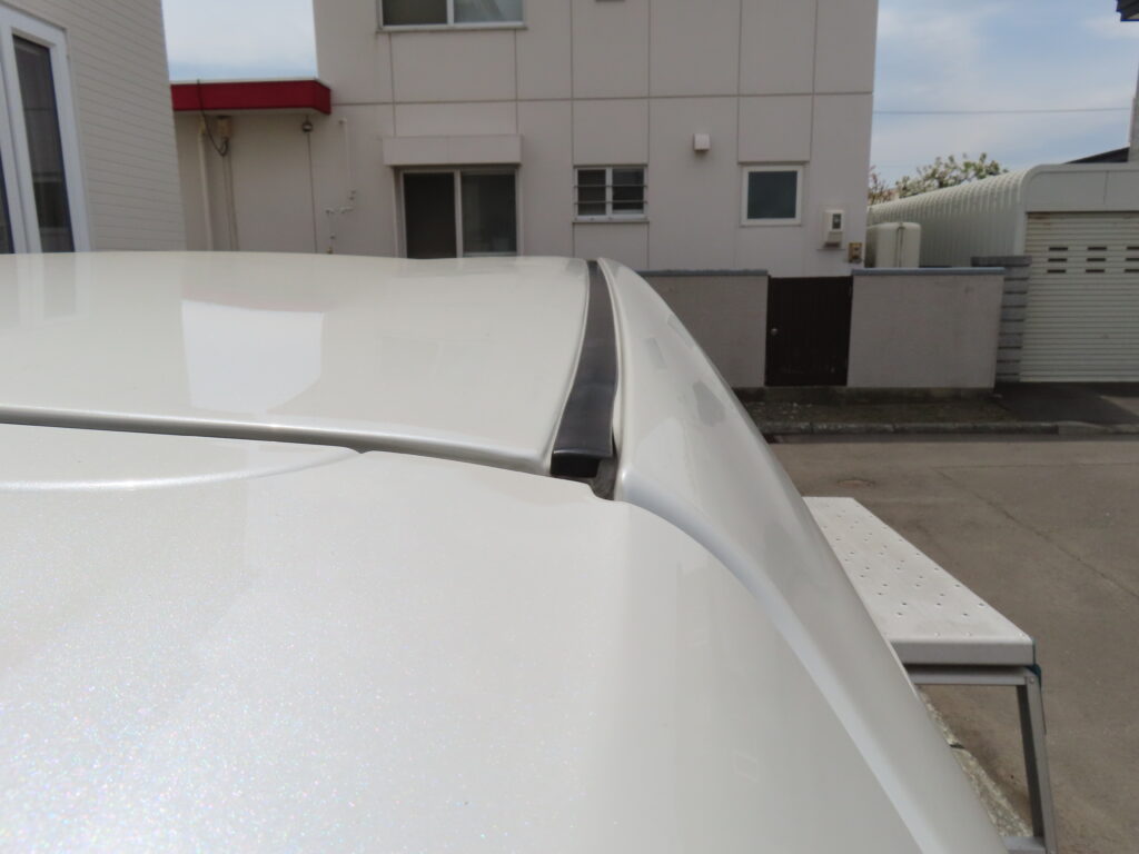 車屋根のモール