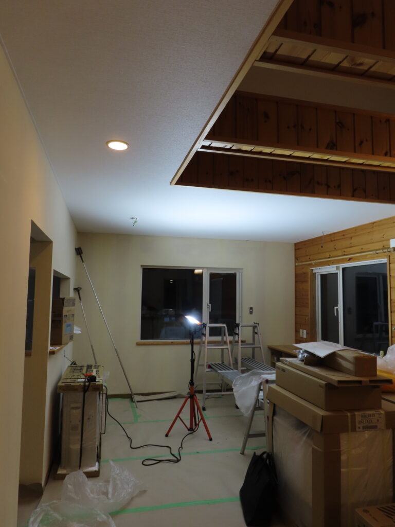 天井クロス貼り