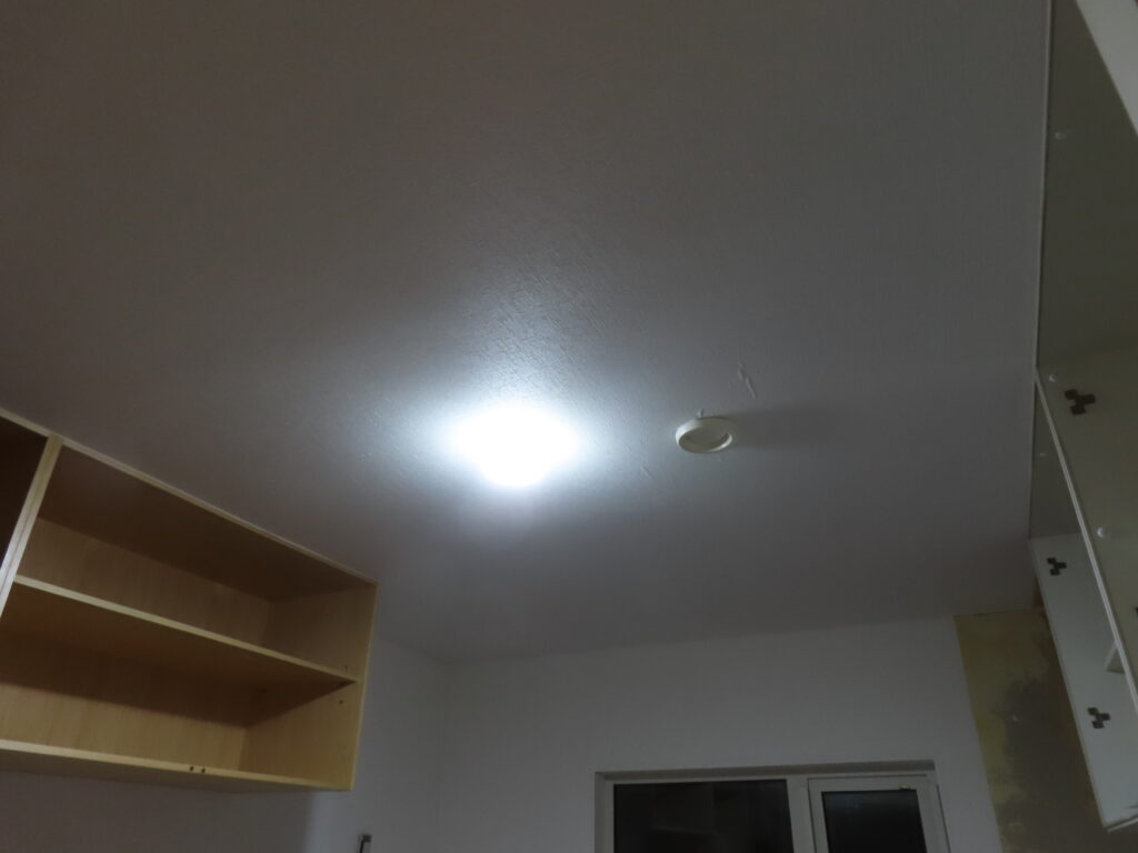 天井クロス貼り