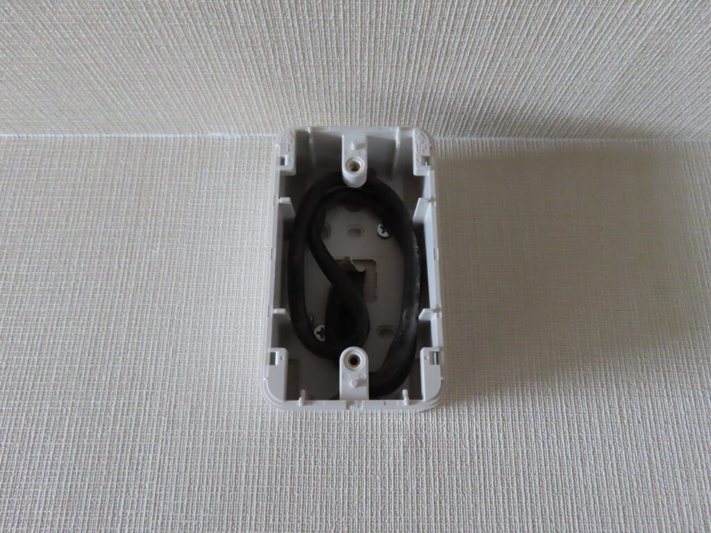 露出コンセントボックス