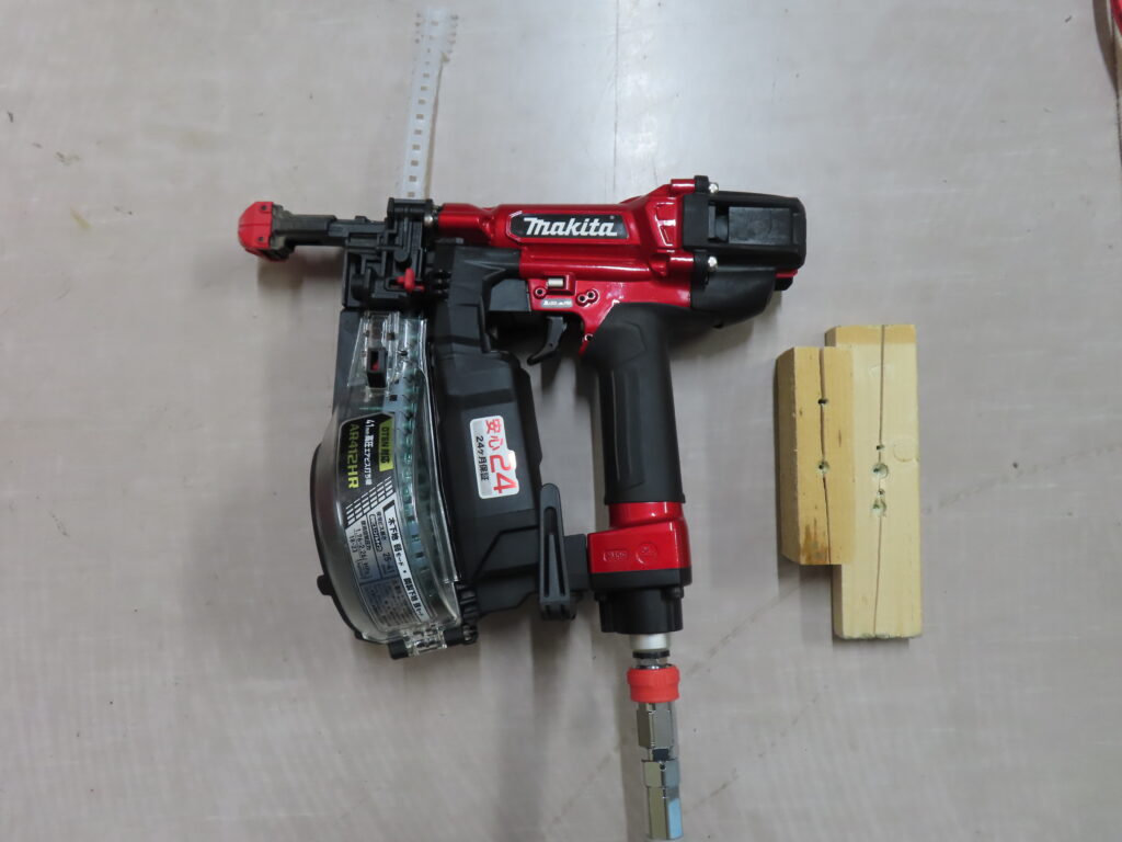 ビス打ち機