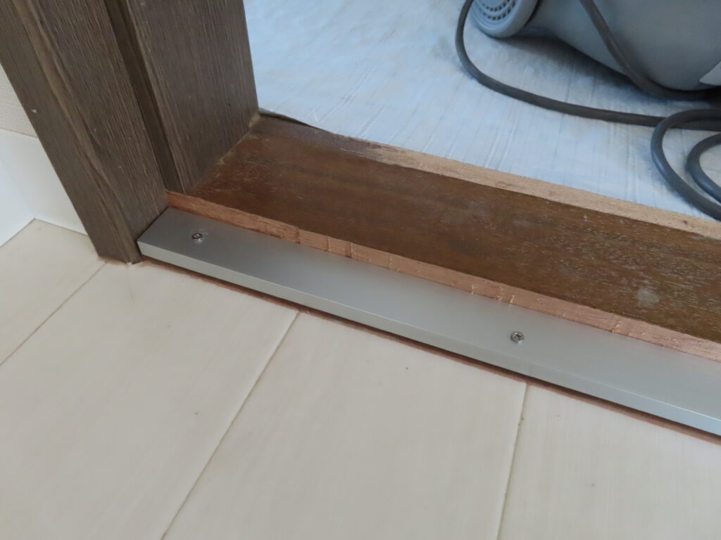 アルミアングル