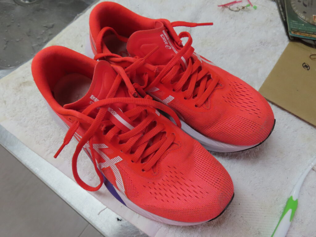 ランニングシューズ